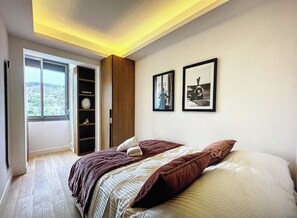 2 Schlafzimmer, Bügeleisen/Bügelbrett, Bettwäsche