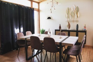 Dining - Superhome Riverbottoms Home in Bismarck (Bismarck)