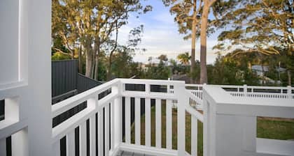 Lake View Luxury in the Vale