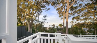 Lake View Luxury in the Vale