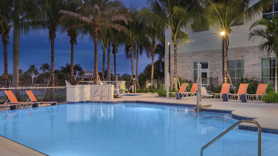 Hampton Inn & Suites Naples South