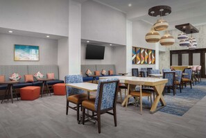 Free daily buffet breakfast - Hampton Inn & Suites Naples South (Naples)