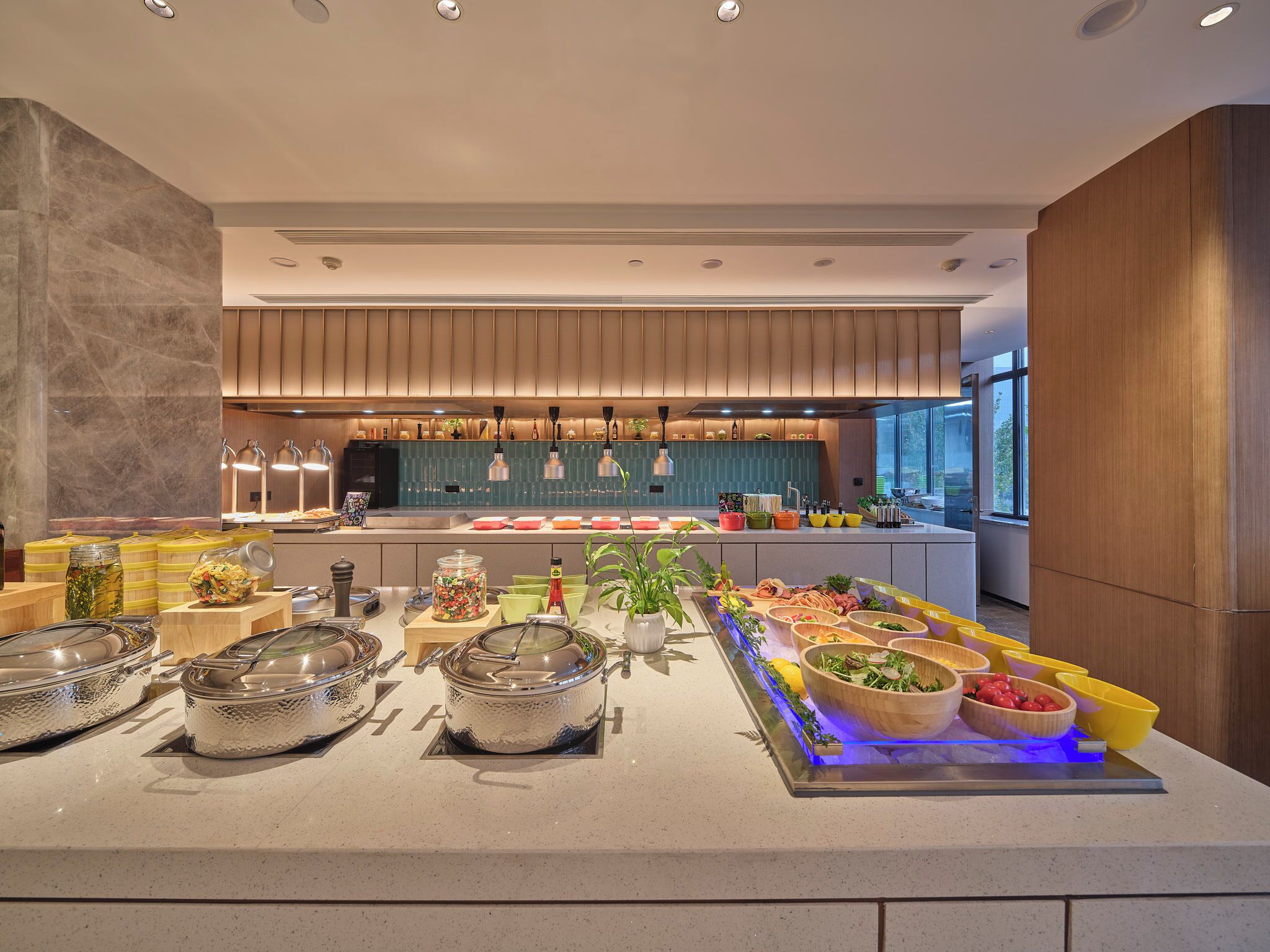 Se ofrece un desayuno bufé (98 CNY por persona)