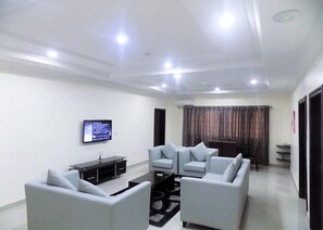 1 kamar tidur, brankas, dan Wi-Fi gratis