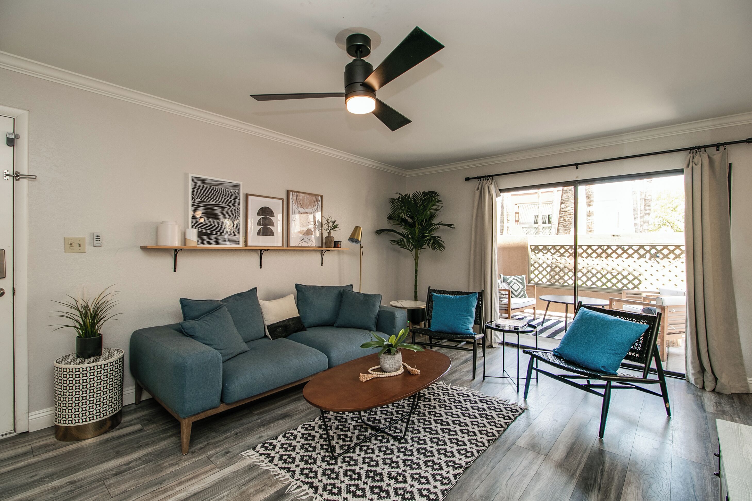 Stylish Old Town 2 bdrm ground floor Condo