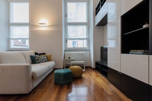 Apartment | Living room | TV - Il Colibrì by Wonderful Italy (Turin)
