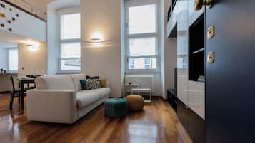 Apartment | Wohnbereich | Fernseher