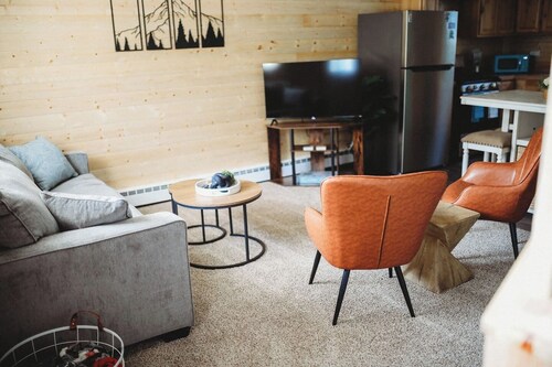 Raven's Pine Suite #6 AuroraGetaway