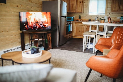 Raven's Pine Suite #6 AuroraGetaway