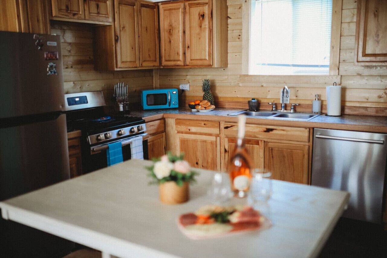 冰箱、微波炉、烤箱、炉灶