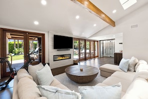 TV, fireplace