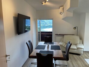 Dining - "the Lakeview" HAT Erweitert: Rooftop Apartment 2 (Stiegl)