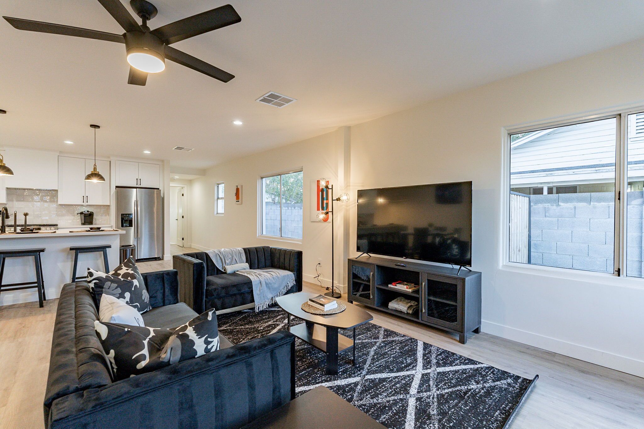 Phoenix Haven: Chic City Living in Tranquility