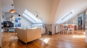 Smart TV - Kraków Castle View - Spacious Apartment - by Rentujemy (Kraków)