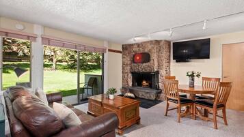 Apartment (Lichenhearth 8) | Ausblick vom Zimmer