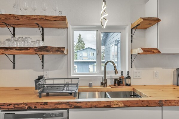 Fridge, microwave, oven, dishwasher