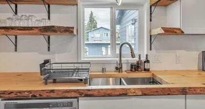 Apartment in Anchorage ~ 1.2 Miles from Downtown! by RedAwning