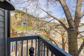 Property grounds - Hello Summer! Gorgeous 1 bdrm on Main Street! (Park City)