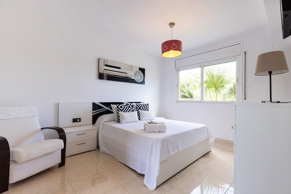 4 habitaciones, tabla de planchar con plancha y wifi gratis