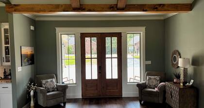 Beautiful New 4-bedroom home on Granada Golf Course in Hot Springs Village.