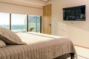 Leilighet – deluxe, 4 soverom, balkong, strandutsikt | Skrivebord for bærbar PC, blendingsgardiner og wi-fi (inkludert)