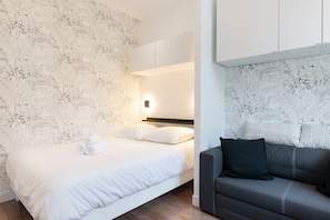 Bügeleisen/Bügelbrett, kostenloses WLAN, Bettwäsche