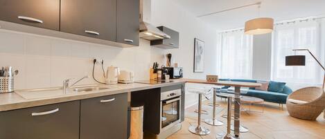 Fridge, microwave, oven, dishwasher