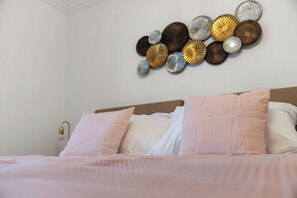 2 bedrooms, iron/ironing board, WiFi, bed sheets - Large apartment in a prime location (Baden)