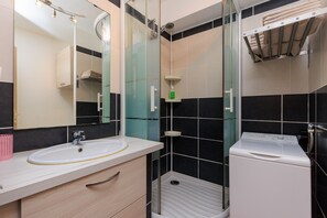 Hair dryer, towels