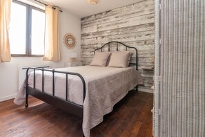 1 camera, ferro/asse da stiro, Wi-Fi gratuito, lenzuola