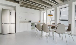 ラグジュアリー アパートメント | ダイニングルーム