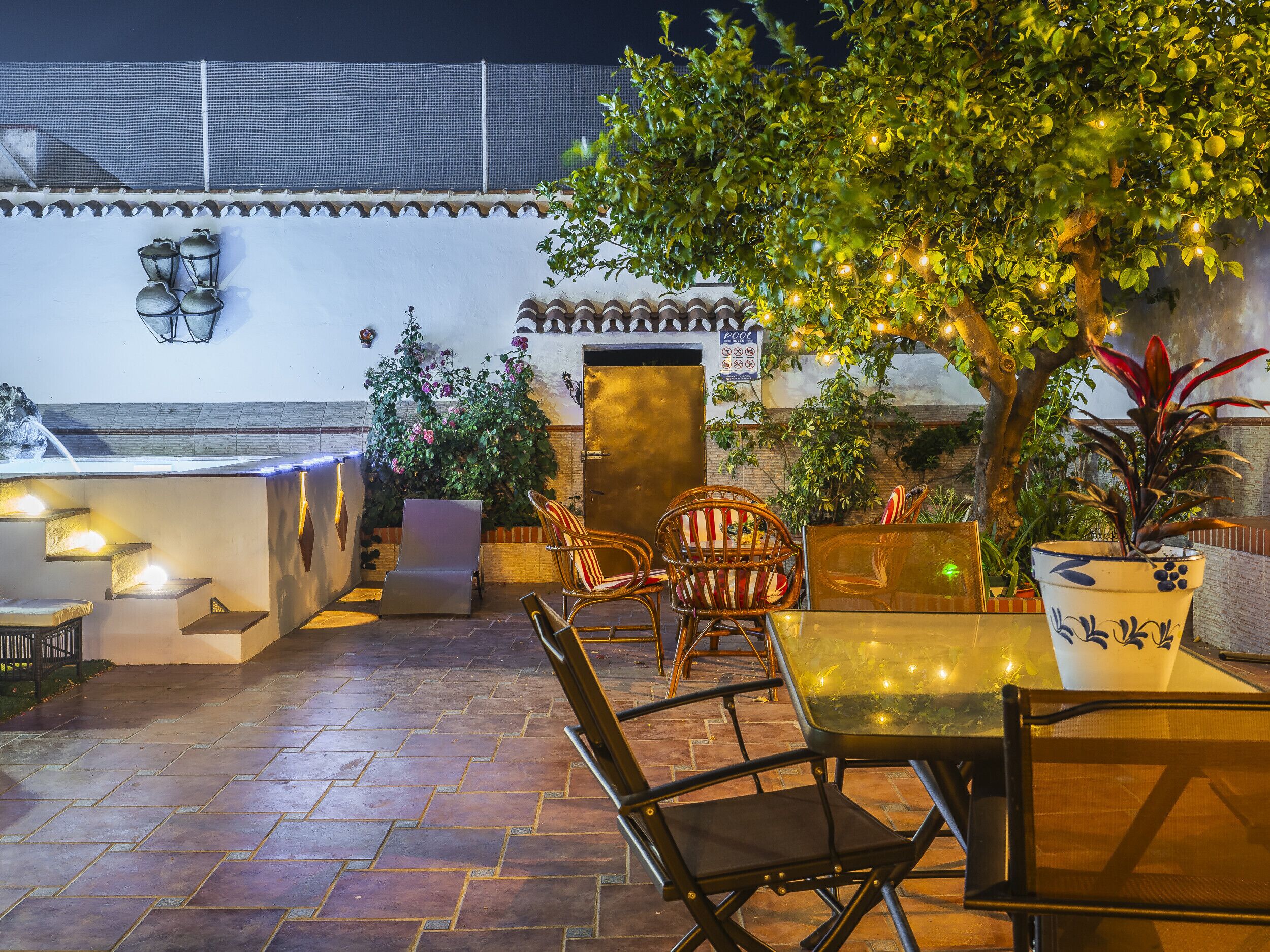 Outdoor dining