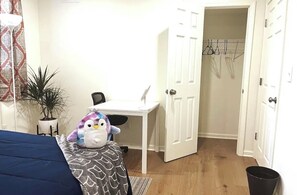 2 camere, una scrivania, ferro/asse da stiro, Wi-Fi gratuito