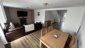 House | Dining