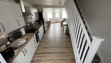House | Private kitchen | Fridge, microwave, oven, stovetop