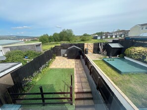 Property grounds - Tydfil Retreat - 3 Bedroom Cozy House (Merthyr Tydfil)