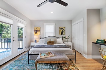 Morning Light, Private Deck – Step out with your coffee or curl up inside—this bright suite offers the best of both worlds.