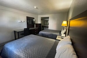 Economy Double Room | Desk, laptop workspace, soundproofing, free WiFi
