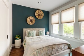 2 bedrooms, iron/ironing board, WiFi, bed sheets - Oasis by the National Cathedral, American University, Georgetown, City Ridge (Washington)