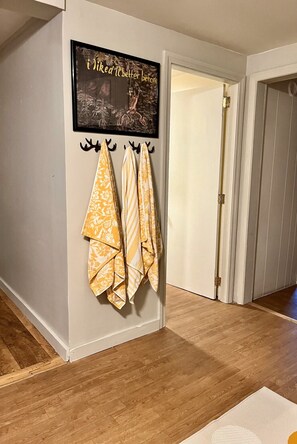 Interior - 3 Bedroom Apartment with Squam Lake View (Holderness)