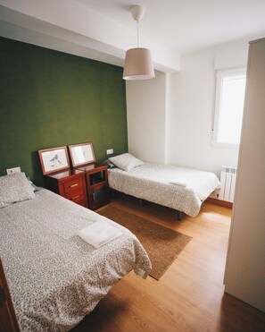 3 bedrooms, WiFi, bed sheets