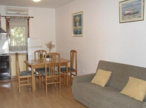 TV - Apartments White House - One Bedroom apartment with Balcony 4 (Supetar)