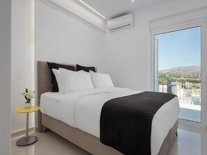 1 bedroom, in-room safe, iron/ironing board, free WiFi