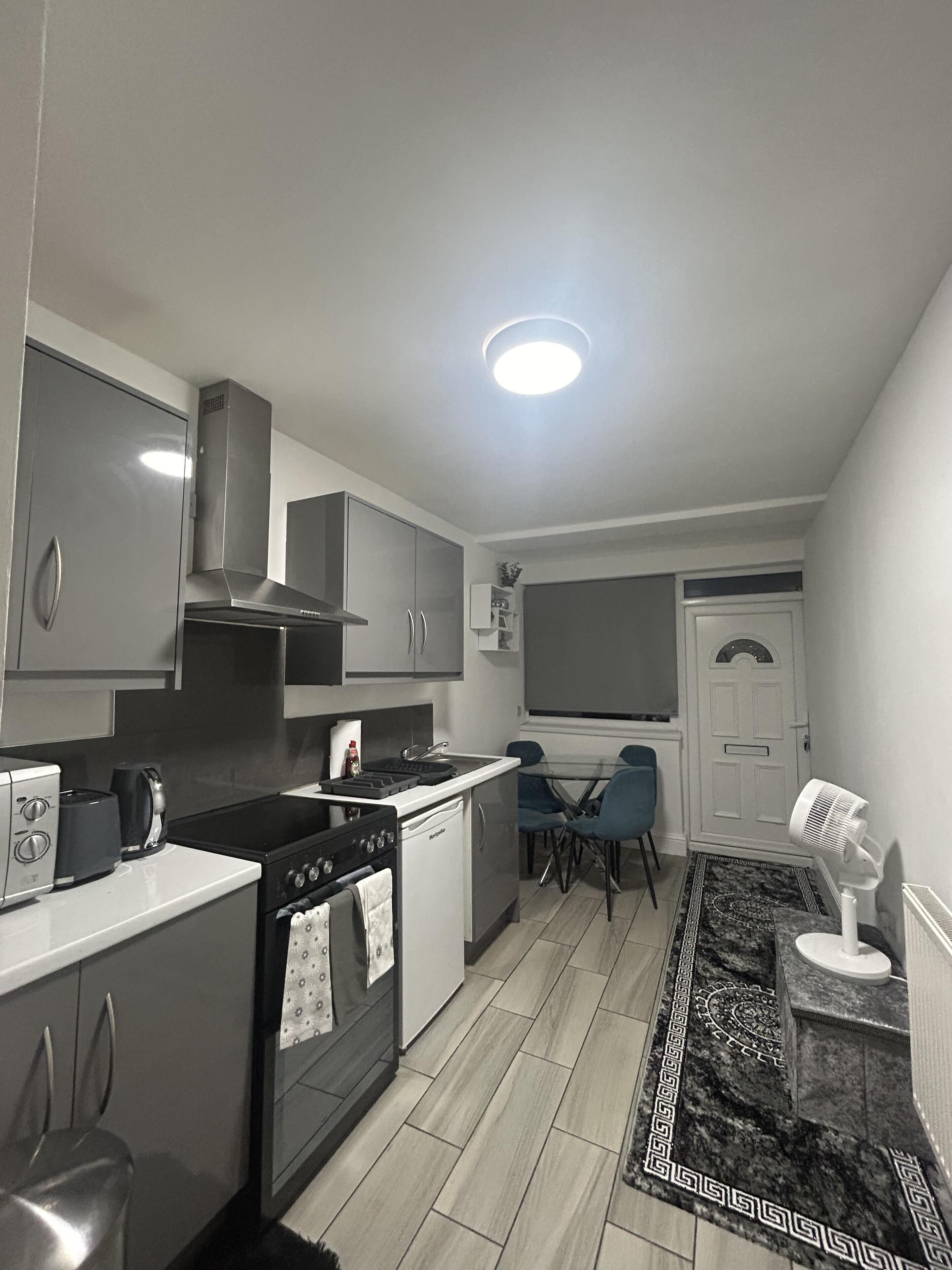 Apartment | Private kitchen | Fridge, microwave, oven, stovetop