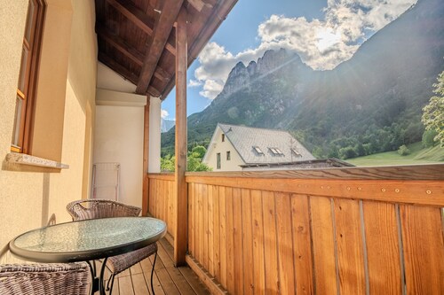 Apt. with balcony and mountain view near Mangart