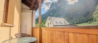 Apt. with balcony and mountain view near Mangart