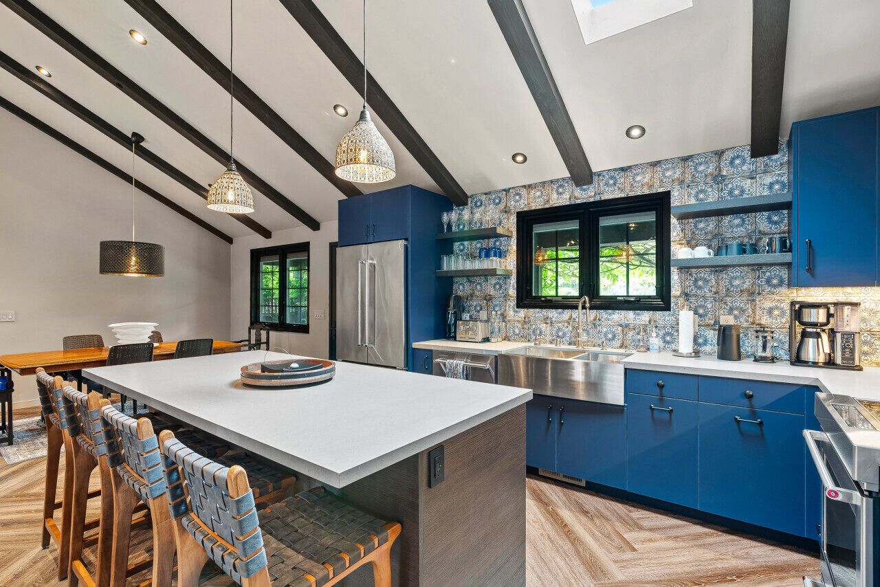 ثلاجة، ميكروويف، فرن، موقد طهي مسطح