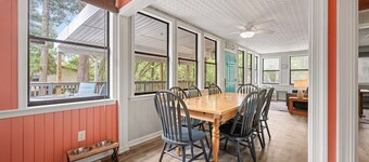 Spacious 3-bedroom home with WiFi, smart TVs, in the peaceful 4x4 area of Corova