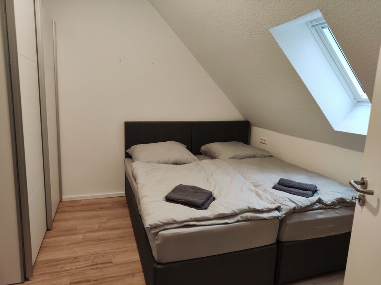 Apartment Mit Küche Und Badezimmer - Leimen