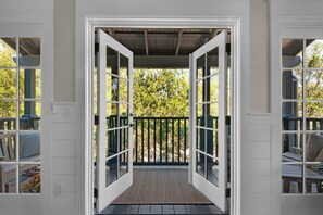 Terrace/patio - PRIVATE BEACH/POOL ACCESS-Pristine-Newly Renovated-Outdoor Balcony (Rosemary Beach)